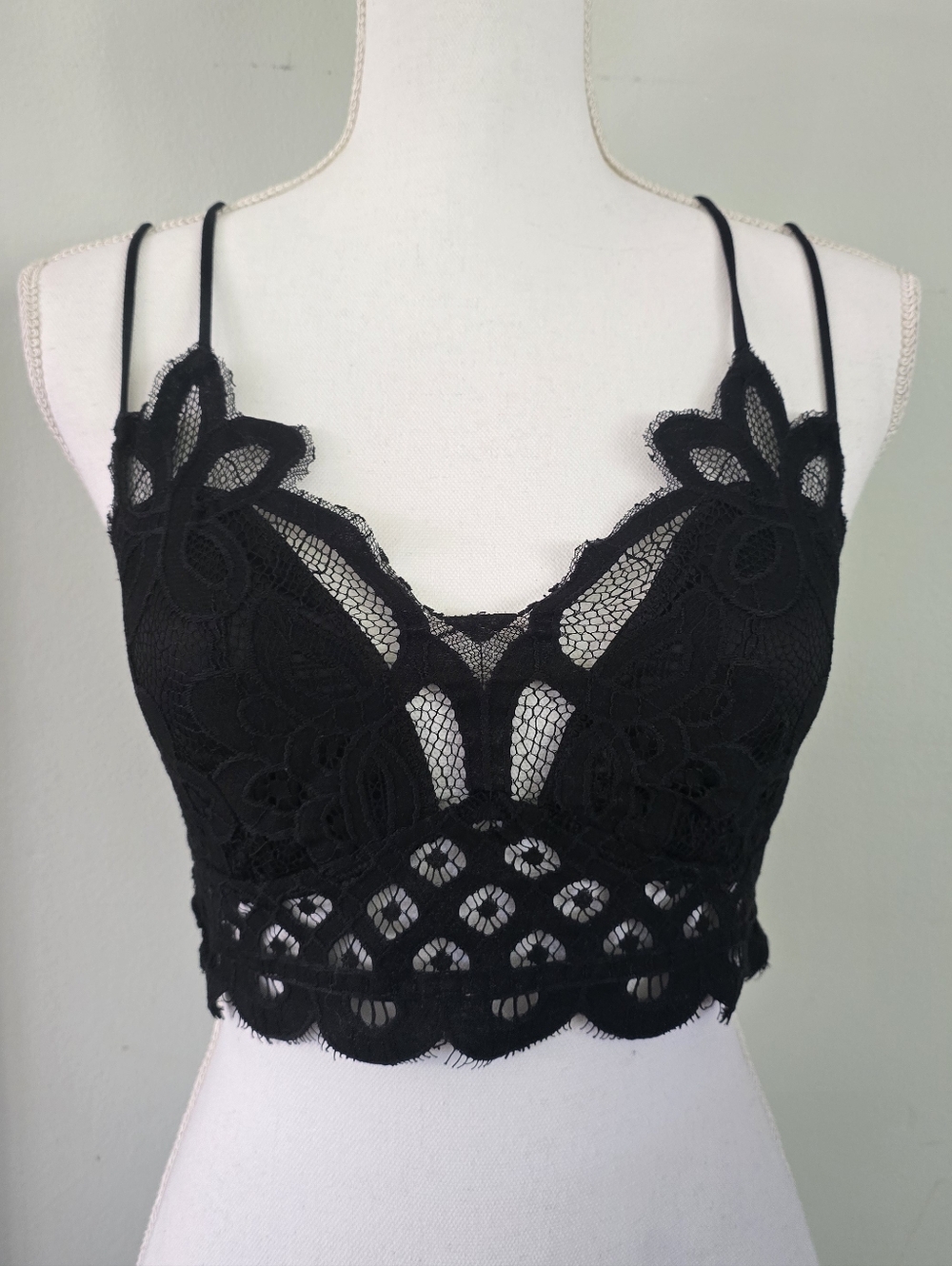 Zenana Outfitters Black Lace Crop Bralette Small/Medium/Large